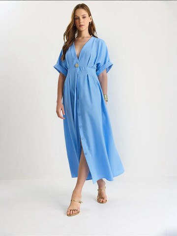 Abito di Bianco Lucci in blu