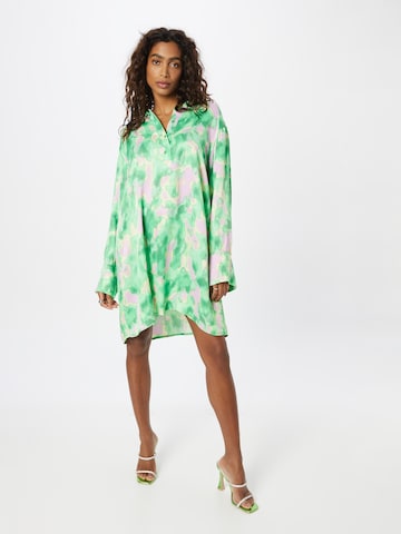 KAREN BY SIMONSEN Платье-рубашка 'Honey' в Зеленый: спереди