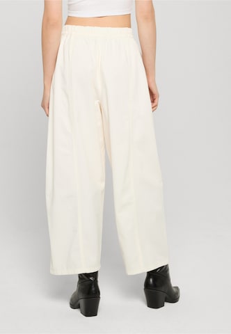 Barrel Pantalon Urban Classics en blanc
