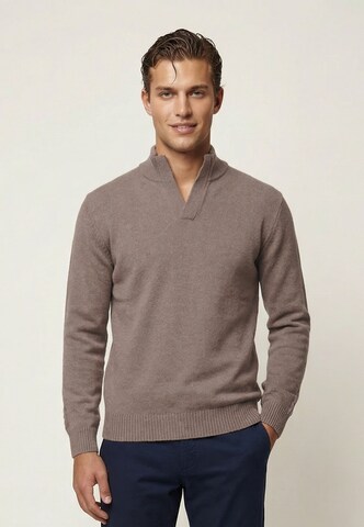 Pulover de la Felix Hardy pe maro: față