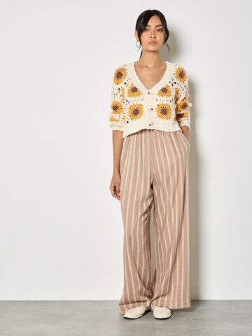 Apricot Knitted costume cardigan ' ' in Grey