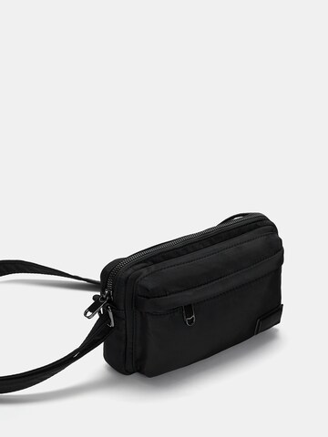 Pull&Bear Axelremsväska i svart