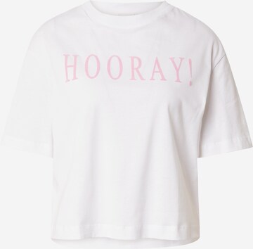 Tricou 'Hooray!' de la Rich & Royal pe alb: față