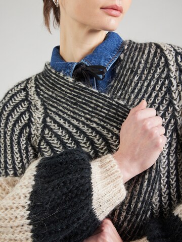 Noella Knit cardigan in Beige