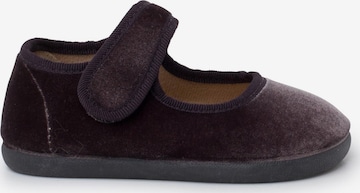 Chaussure basse Pisamonas en gris : devant