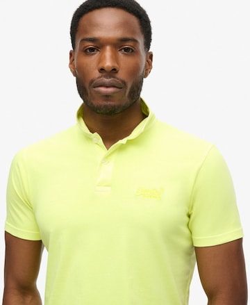 T-Shirt Superdry en jaune : devant