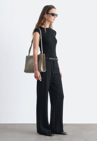 & Other Stories Loose fit Pleated Pants in Black