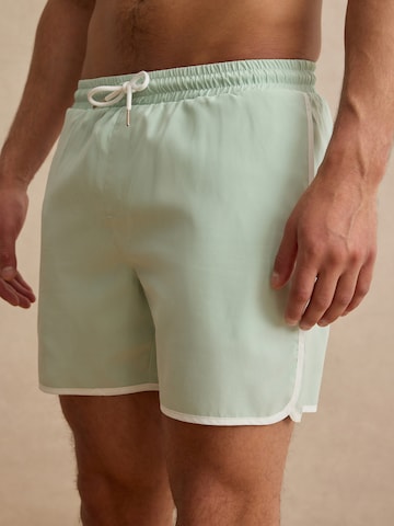 Pantaloncini da bagno 'Kerim' di DAN FOX APPAREL in verde