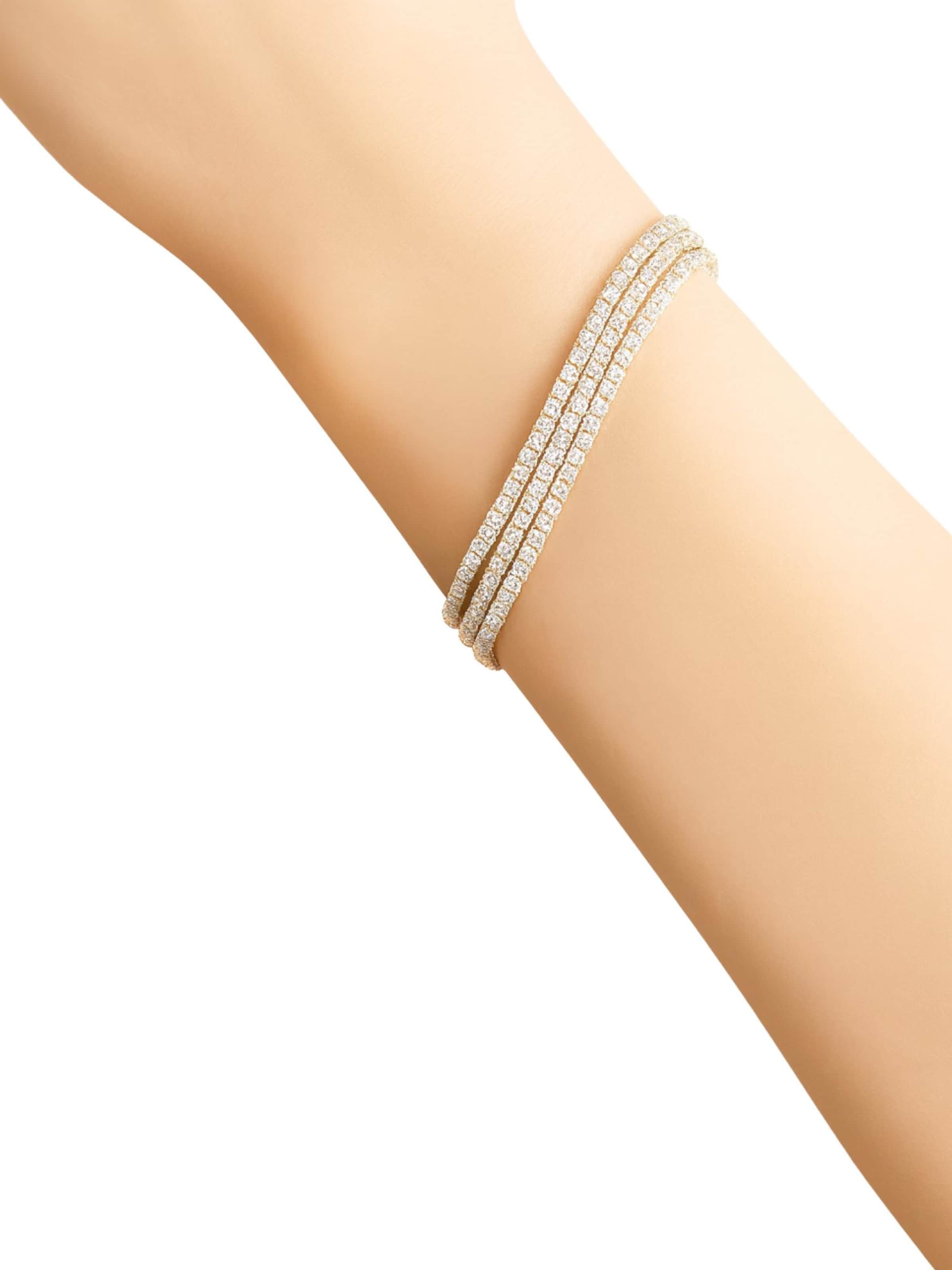 So Chic Bracelet in Gold: front