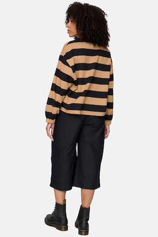 Turtledove London Regular Trousers in Black