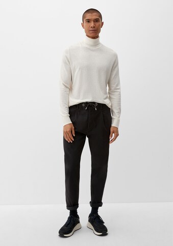 Effilé Pantalon à pince s.Oliver en noir