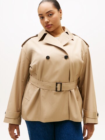 Tommy Hilfiger Curve - Abrigo de entretiempo en beige: frente