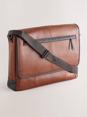 Next Messenger in Braun