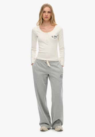 Wide Leg Pantalon 'Athletic Essentials' Superdry en gris