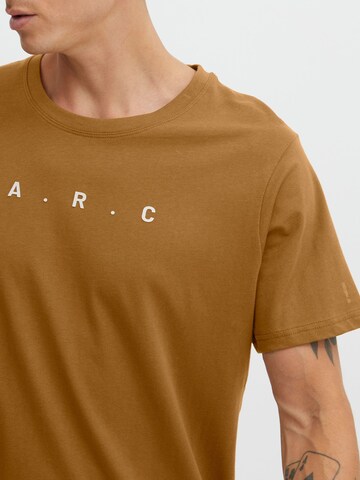 T-Shirt !Solid en marron