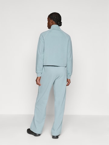 ONLY PLAY - Pierna ancha Pantalón deportivo en azul