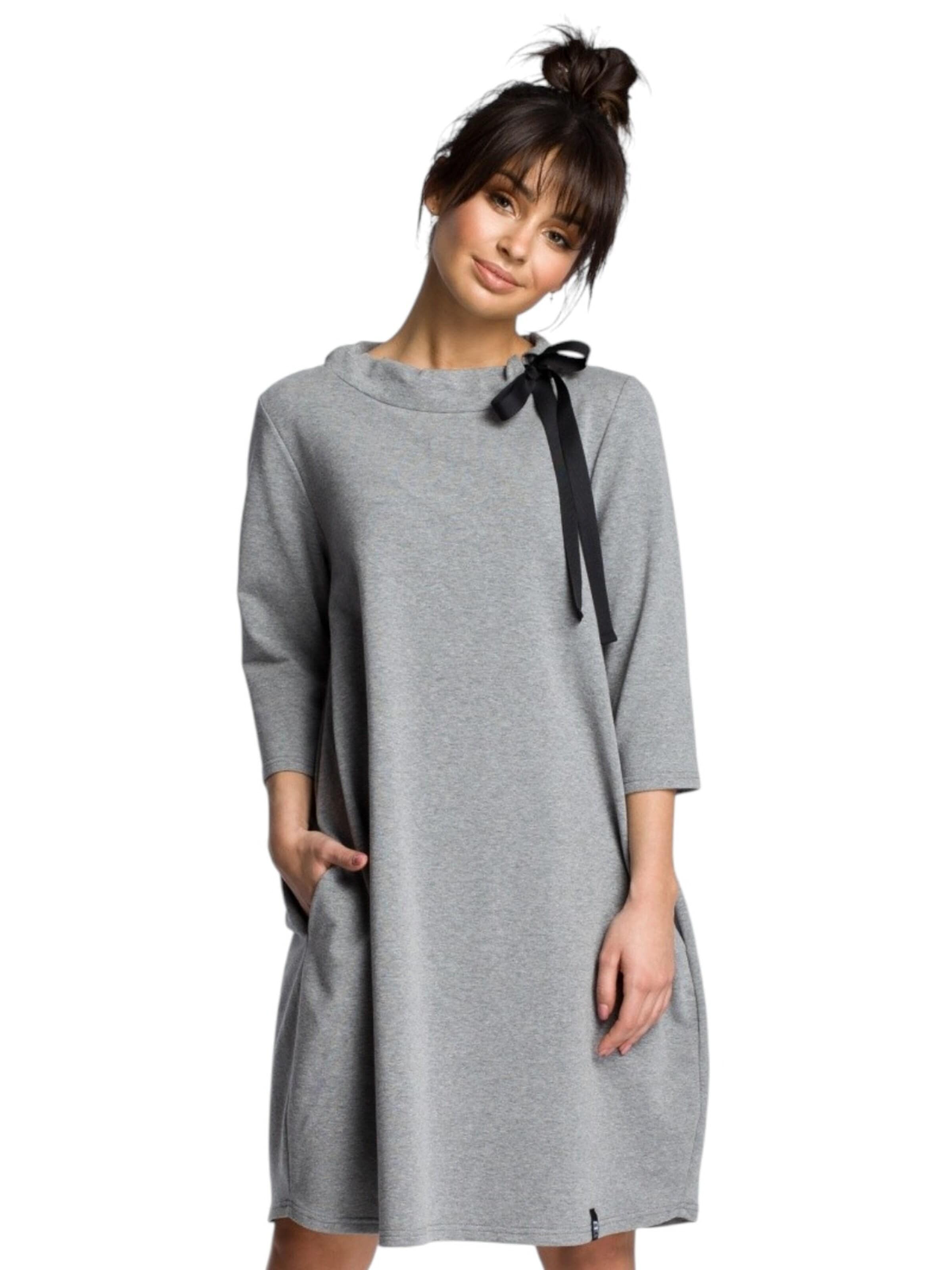 amorubi.com Kleid‌ in Grau: Vorderseite