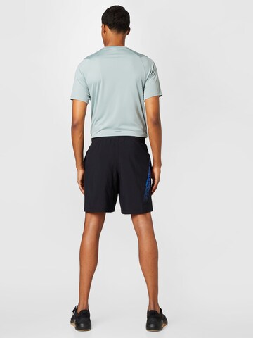 UNDER ARMOUR Regular Sposhorts in Schwarz