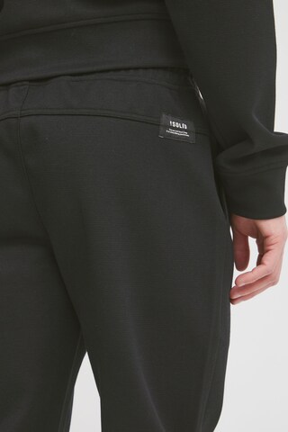 !Solid Tapered Pants 'Quinn' in Black