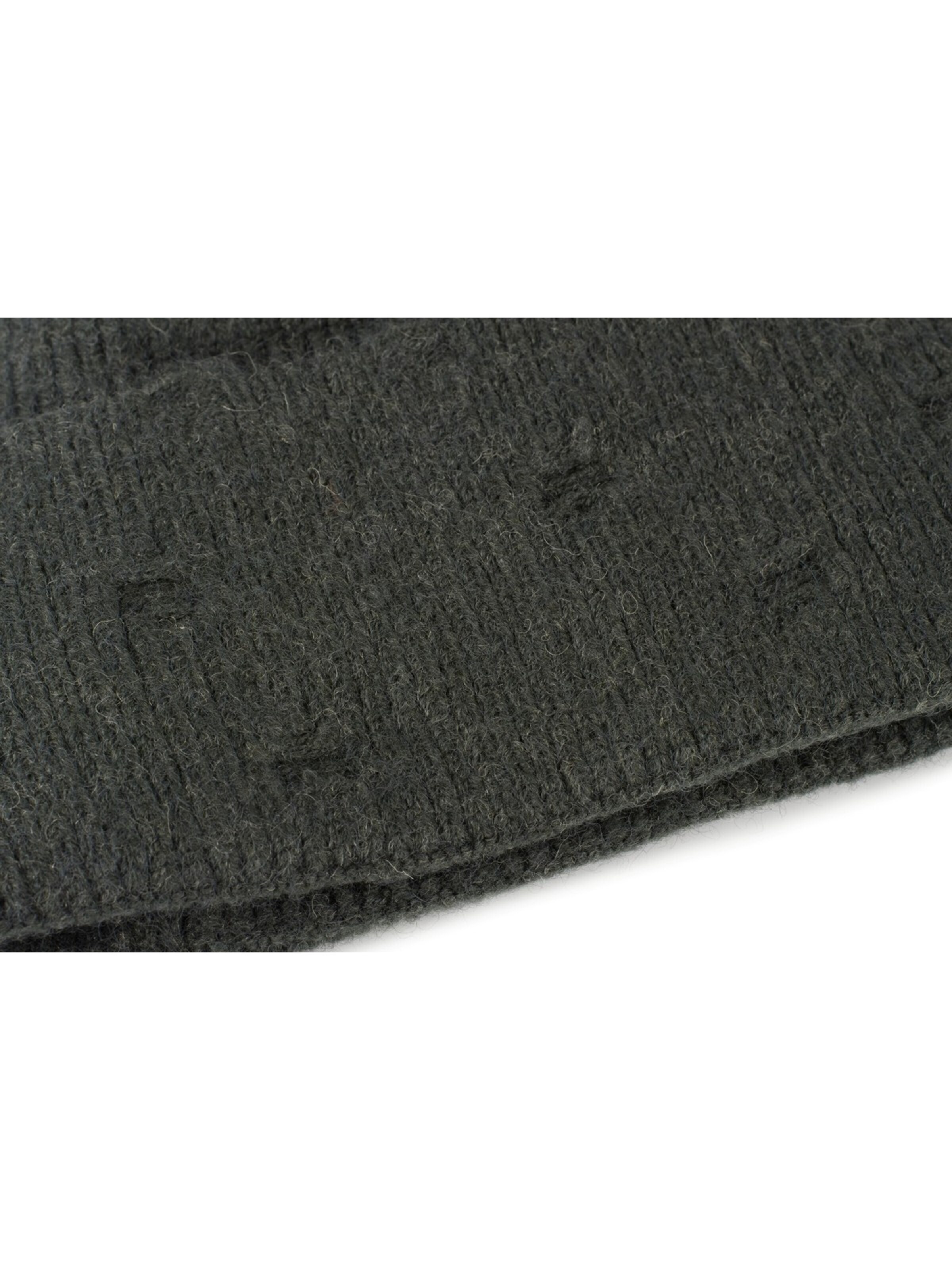 styleBREAKER Beanie 'Strickmütze mit Rippenmuster und Rissen' in Grey