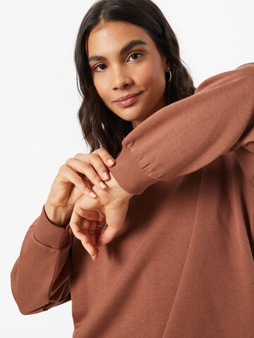 VERO MODA Sweatshirt 'Octavia' in Brown