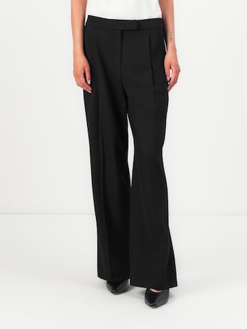 Wide Leg Pantalon à plis 'HERO' Calvin Klein en noir : devant