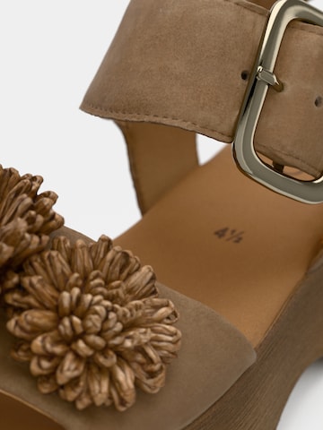 GABOR Σανδάλι σε καφέ