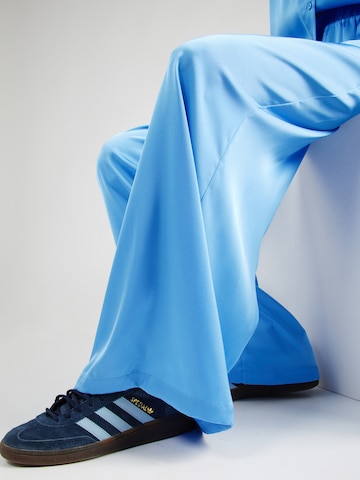 VILA Wide Leg Housut 'CLAIR' värissä sininen