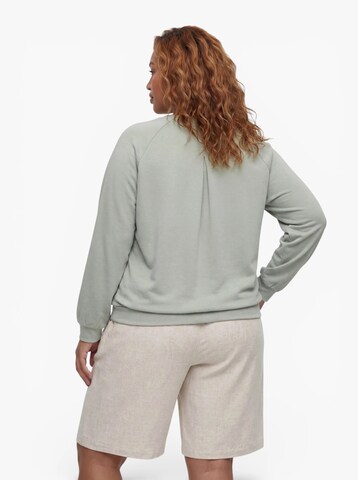 Sweat-shirt 'CARLISE' ONLY Carmakoma en vert