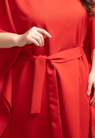 Karko Kjole i overstørrelse 'ROLANDA' i rød