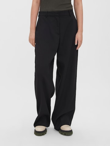 VERO MODA Wide leg Trousers with creases in Black: front
