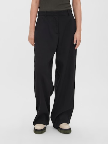 VERO MODA Wide Leg Bukser med fals i sort: forside