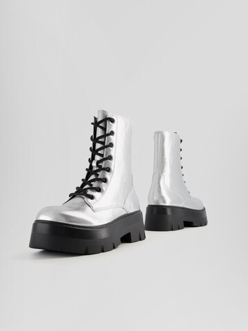 Bottines à lacets Bershka en argent