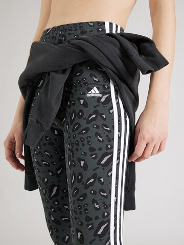 Skinny Pantaloni sportivi di ADIDAS SPORTSWEAR in grigio