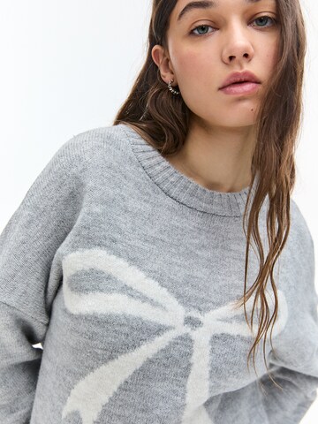 Pull-over Pull&Bear en gris