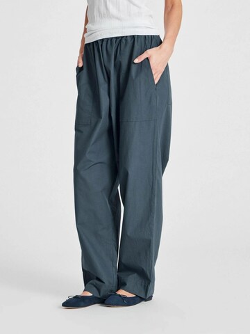 Gai+Lisva Pants 'Jasmin' in Blue: front