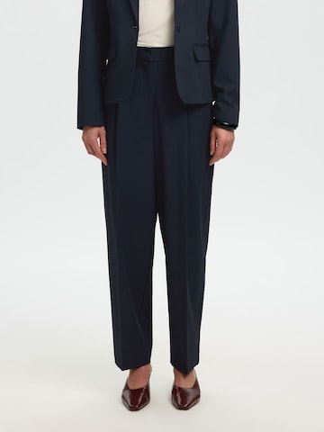 SELECTED - Barrel Pantalón plisado en azul: frente