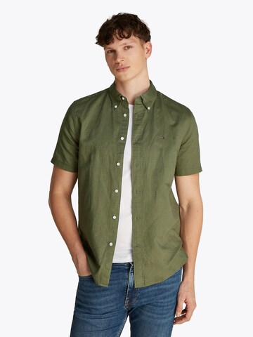 Coupe regular Chemise TOMMY HILFIGER en vert : devant