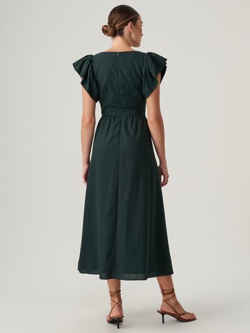 Robe 'GWEN' The Fated en vert : derrière