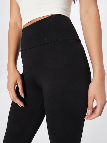 ABOUT YOU - Skinny Leggings 'Claire' em preto