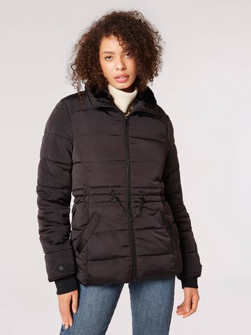 Apricot Winterjas in Zwart: voorkant