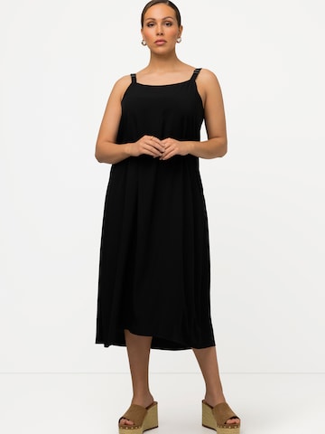 Robe d’été Ulla Popken en noir : devant