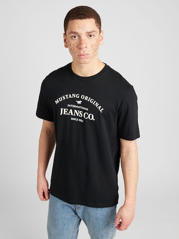 MUSTANG T-shirt 'AUSTIN' i svart: framsida