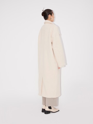 Manteau mi-saison 'Colleen' LeGer Premium en blanc