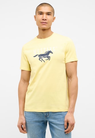 MUSTANG T-Shirt 'Style Austin' in Gelb: Vorderseite