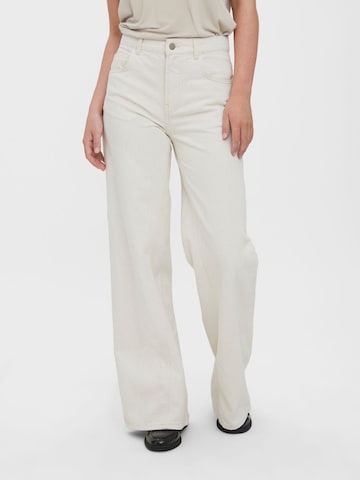 Wide leg Jeans 'Maddie' de la VERO MODA pe alb: față