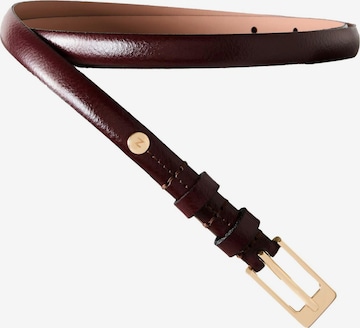 Next Vyö värissä punainen: etupuoli