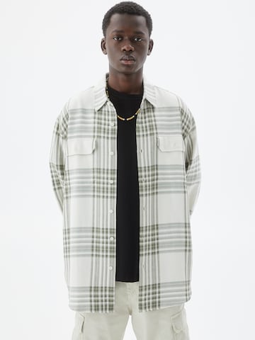 Pull&Bear Comfort fit Button Up Shirt in White: front