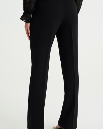 WE Fashion Regular Trousers in Black