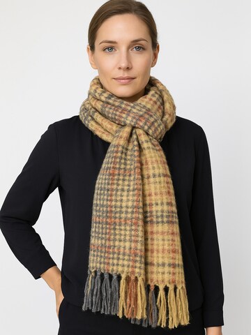 COLLEZIONE ALESSANDRO Scarf 'Tscherpa' in Red: front